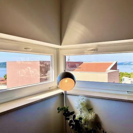 Getaway Penthouse, Stunning Sun N Ocean Views Апартаменты *