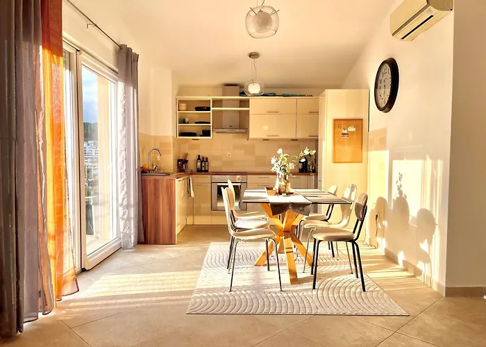 Getaway Penthouse, Stunning Sun N Ocean Views Apartmán Trogir