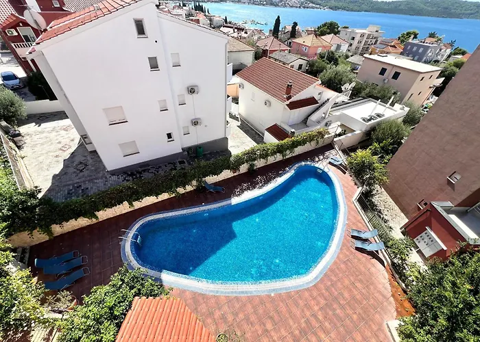 Getaway Penthouse, Stunning Sun N Ocean Views Apartmán Trogir