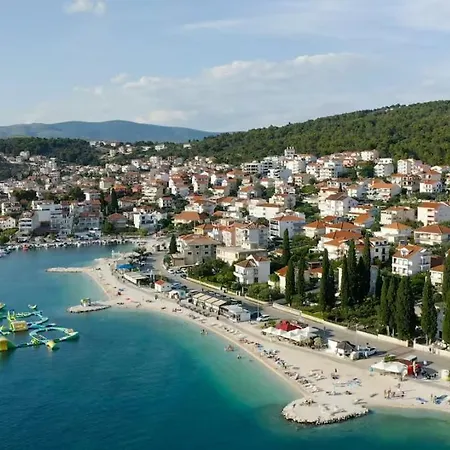 Getaway Penthouse, Stunning Sun N Ocean Views Τρογκίρ