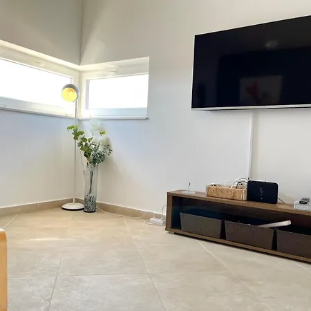 Getaway Penthouse, Stunning Sun N Ocean Views Trogir