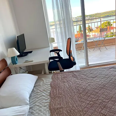 Getaway Penthouse, Stunning Sun N Ocean Views * Trogir